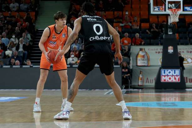 体育及家庭 体育及家庭