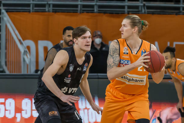 尽管重返国 尽管重返国