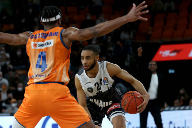 拒绝离开巴 拒绝离开巴